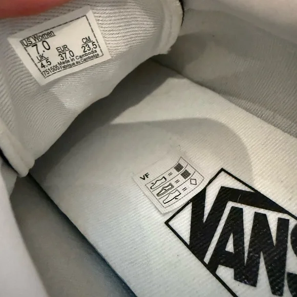 Vans Black and White Old Skool Sneakers with Platform Sole BRAND NEW - Picture 4 of 4